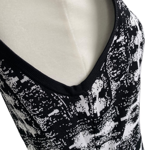 Carmen Marc Valvo Stretch Knit
Sweater Midi Dress Black White Print Medium - Picture 10 of 15